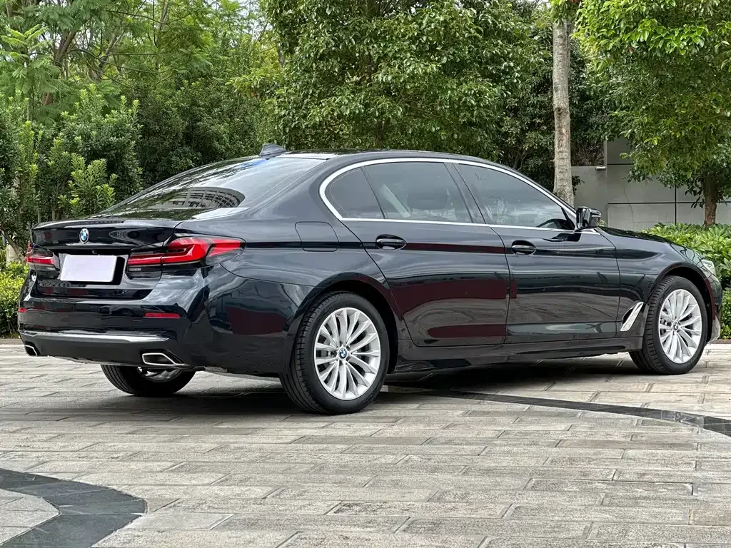 BMW 5 Series — фото 4