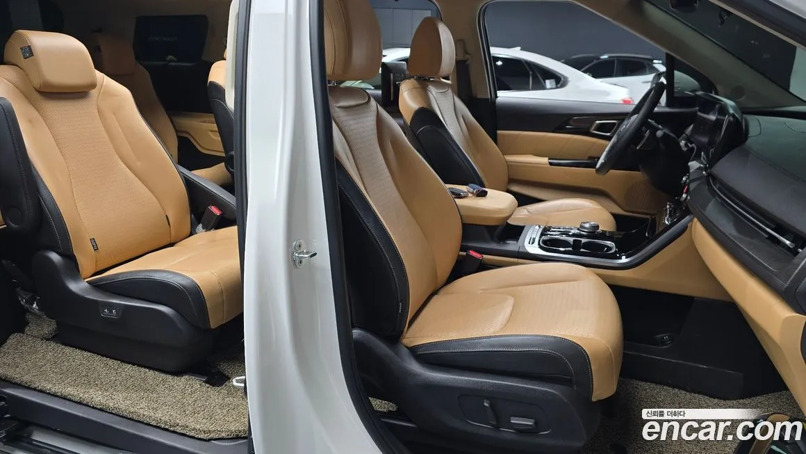 Kia Carnival — фото 10