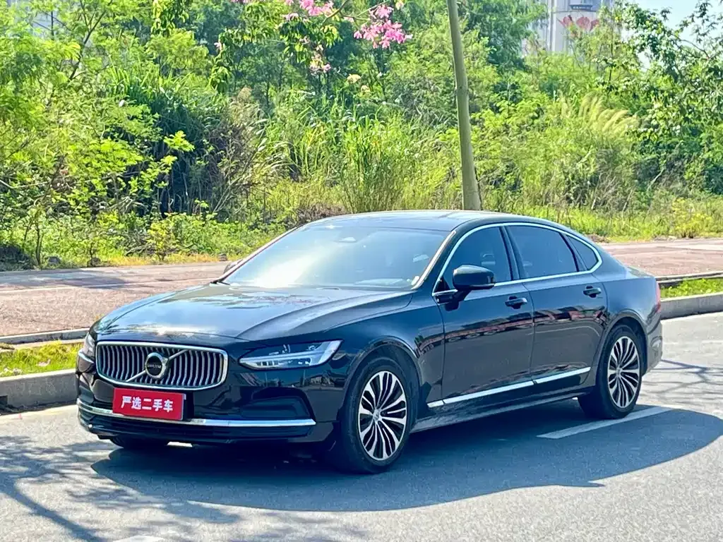Volvo S90 — фото 1