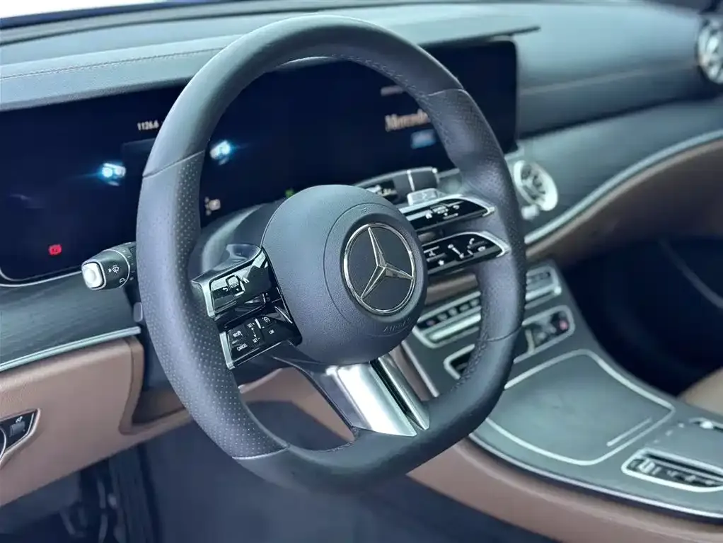 Mercedes-Benz E-Class — фото 10