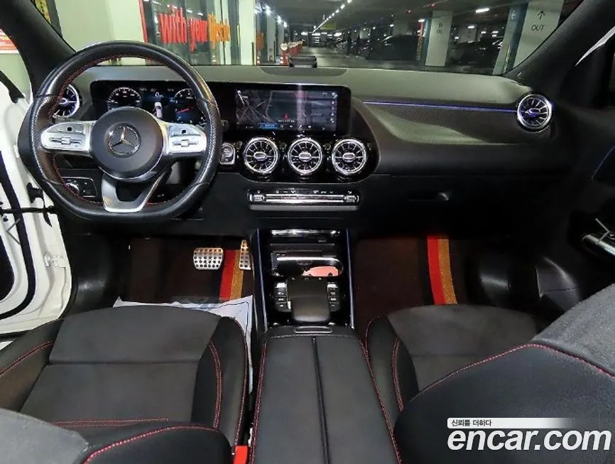 Mercedes-Benz GLA-Class — фото 10