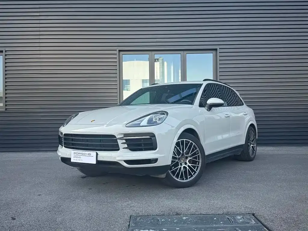 Porsche Cayenne — фото 1