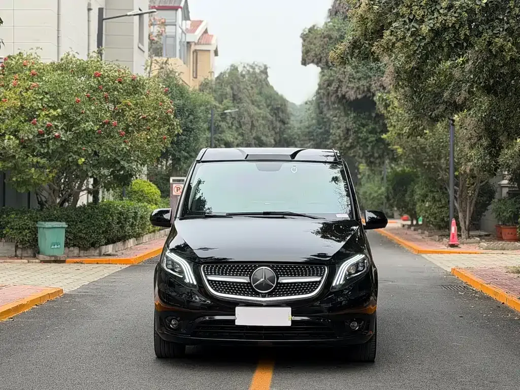 Mercedes-Benz Vito — фото 1