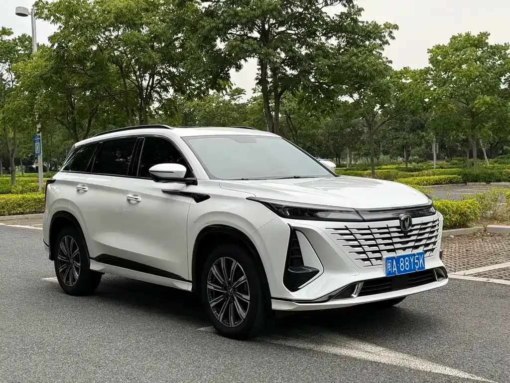 Changan CS75PLUS — фото 3