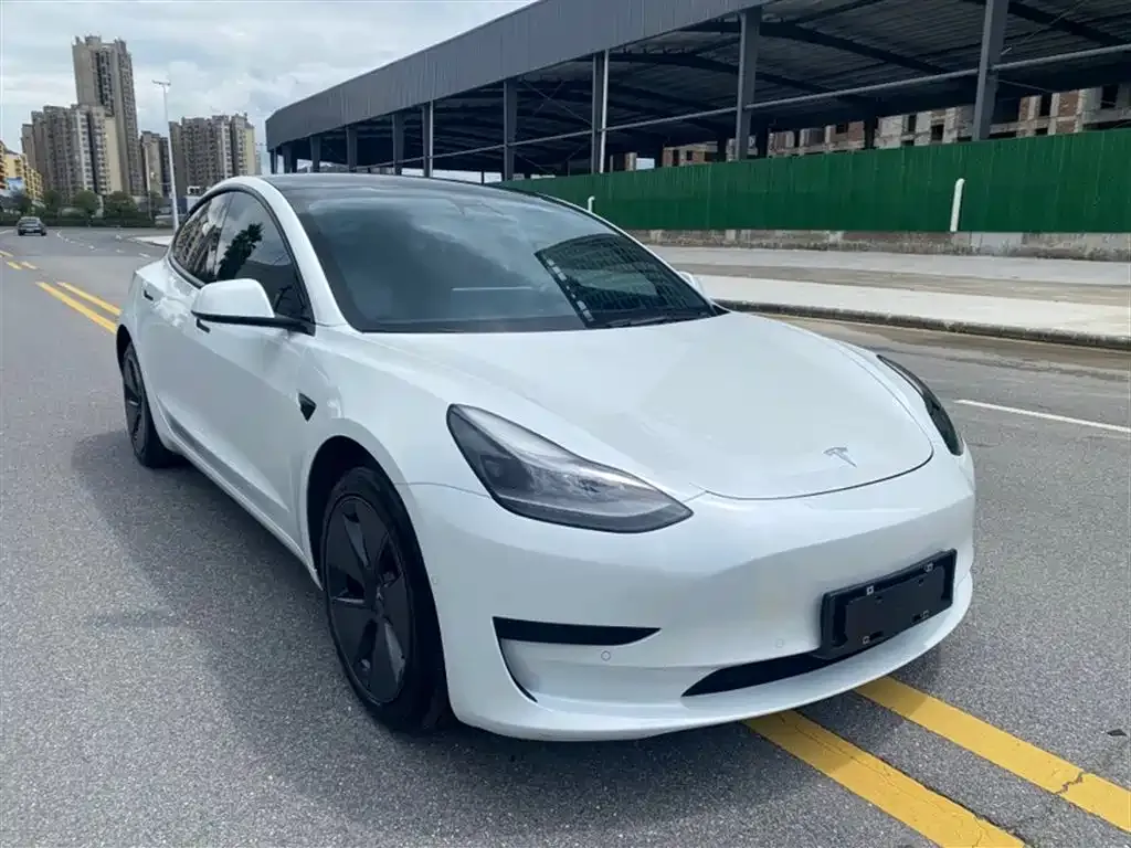 Tesla Model 3 — фото 4