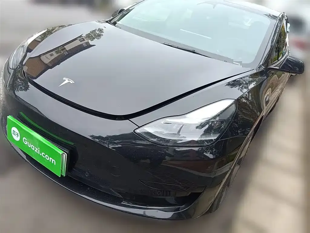 Tesla Model 3 — фото 1