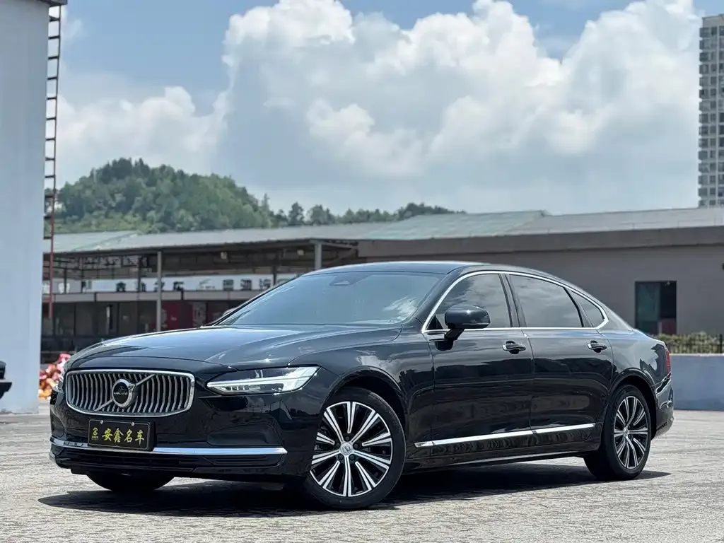 Volvo S90 — фото 1
