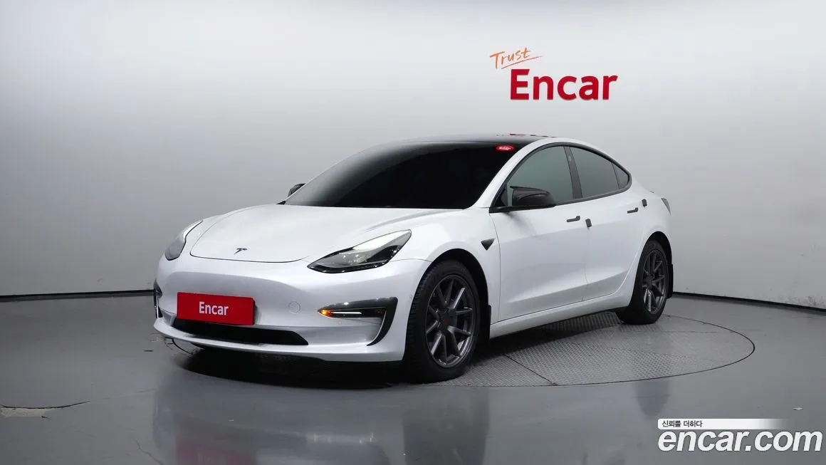 Tesla Model 3 — фото 1