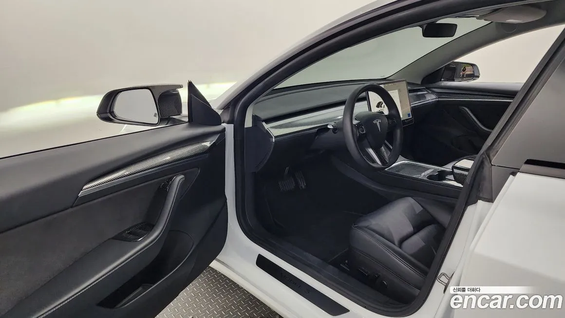 Tesla Model 3 — фото 10