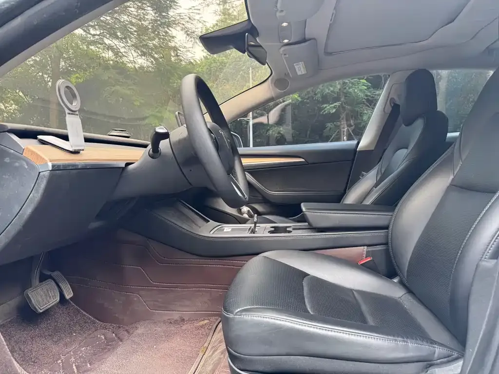 Tesla Model 3 — фото 4
