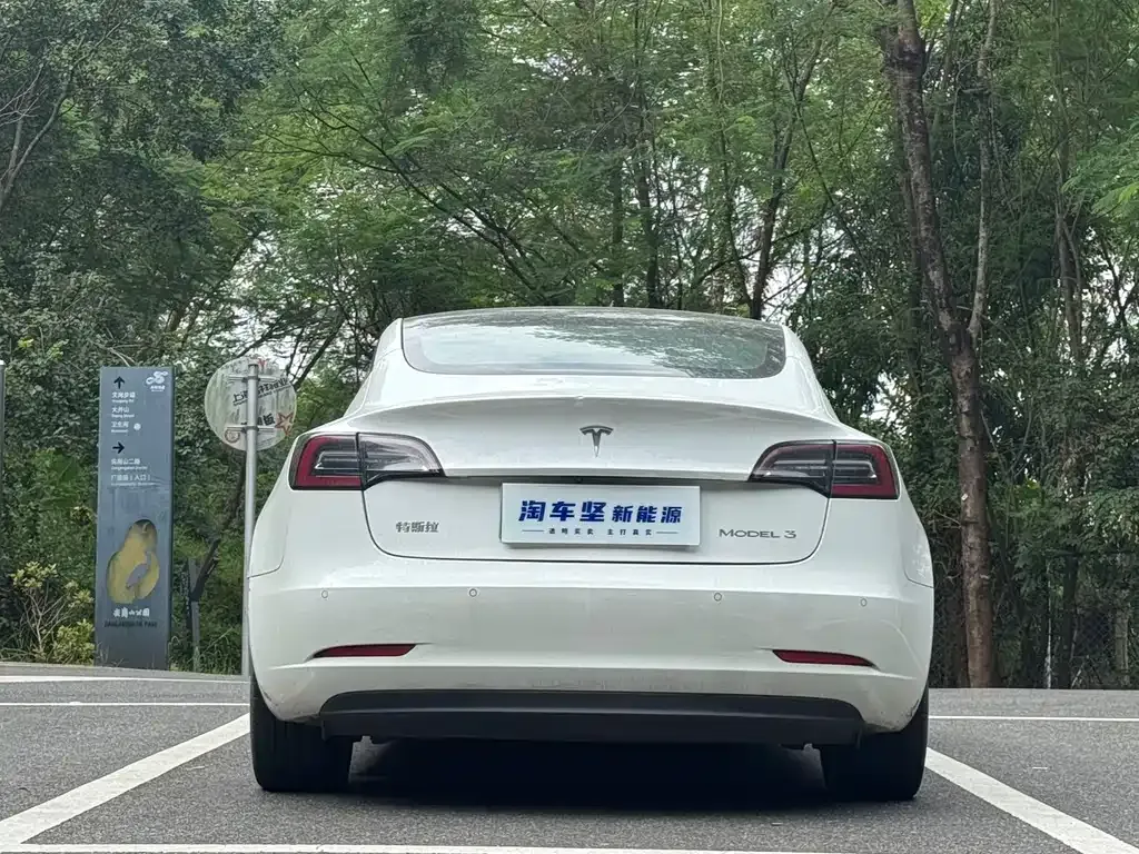 Tesla Model 3 — фото 8