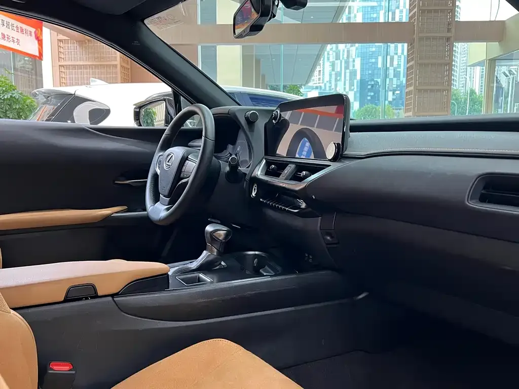 Lexus UX — фото 6