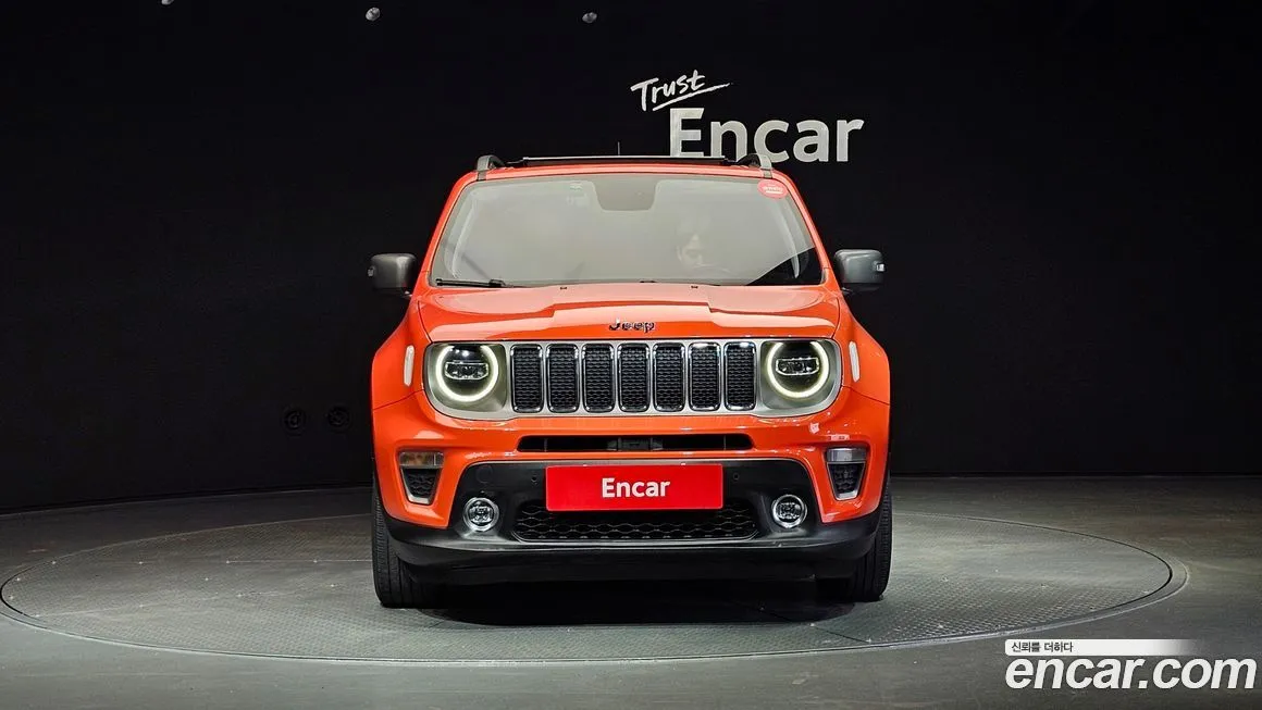 Jeep Renegade — фото 3