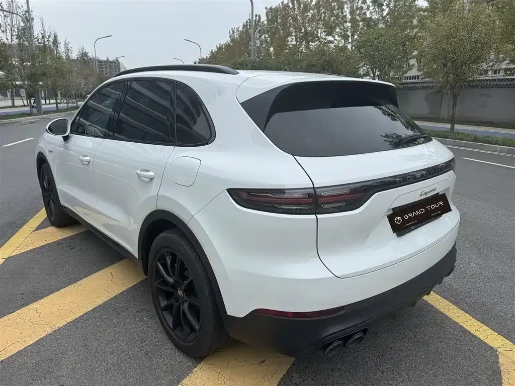 Porsche Cayenne Hybrid — фото 10