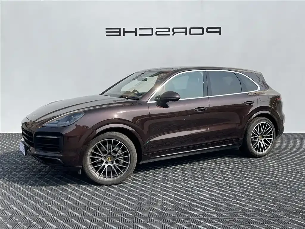 Porsche Cayenne — фото 1