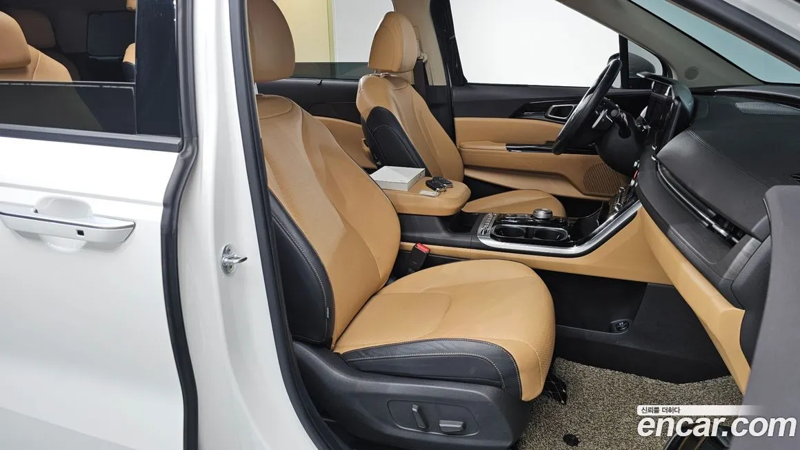 Kia Carnival — фото 10