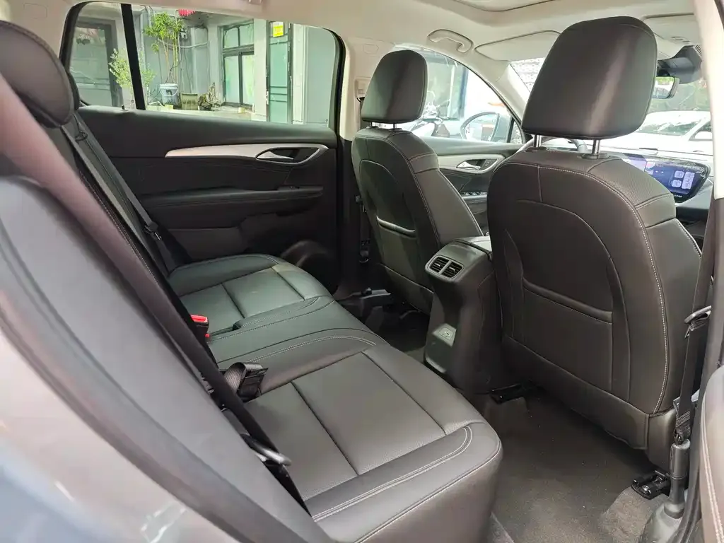 Buick Envision Plus — фото 7