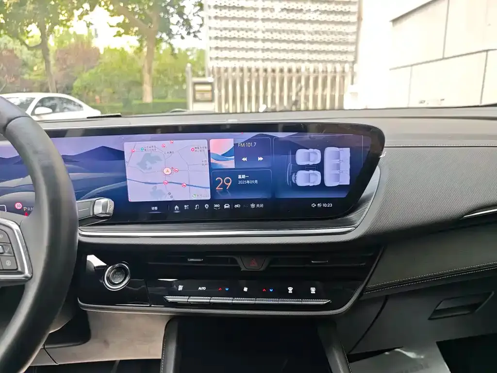Buick Envision Plus — фото 8