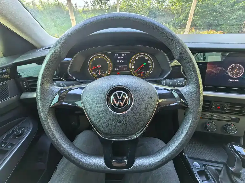 Volkswagen Passat — фото 8