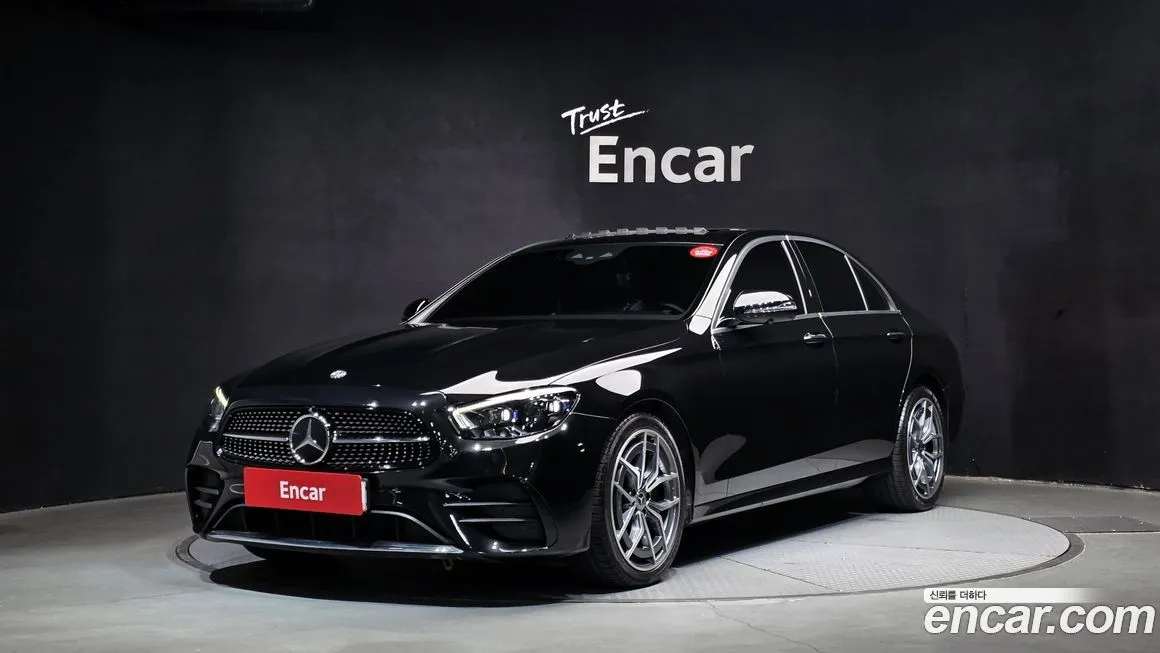 Mercedes-Benz E-Class — фото 1