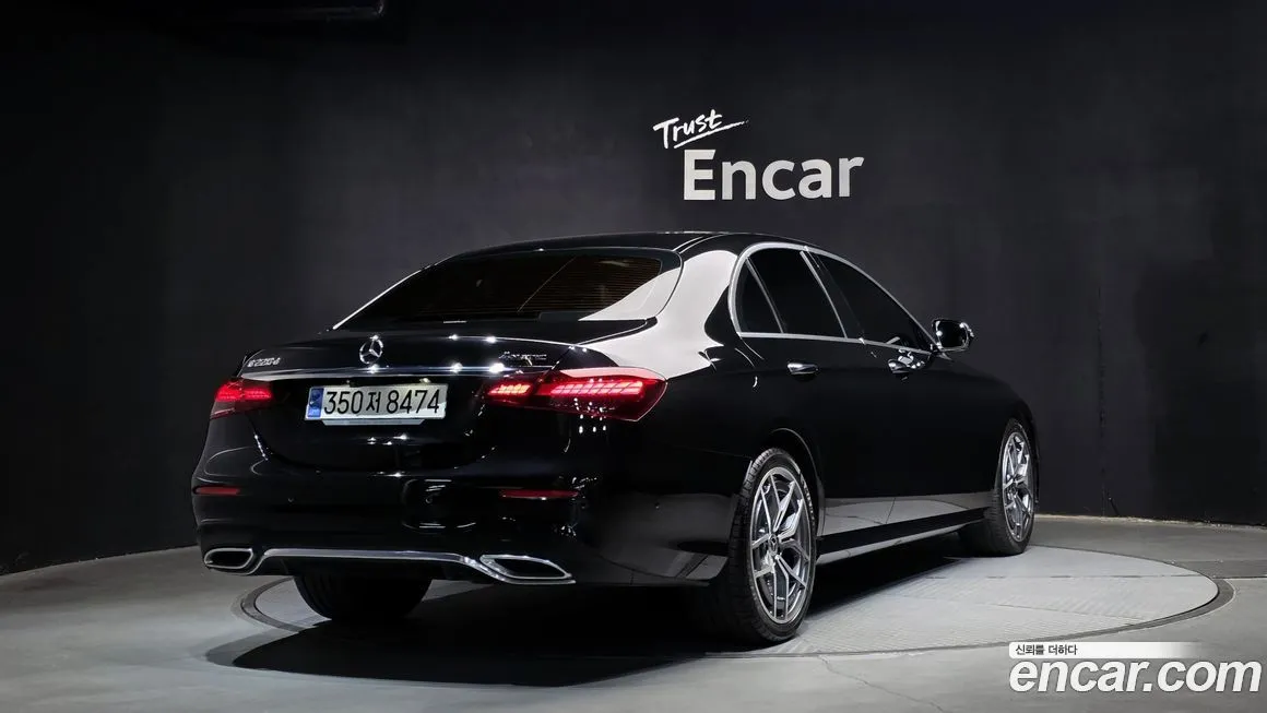 Mercedes-Benz E-Class — фото 2