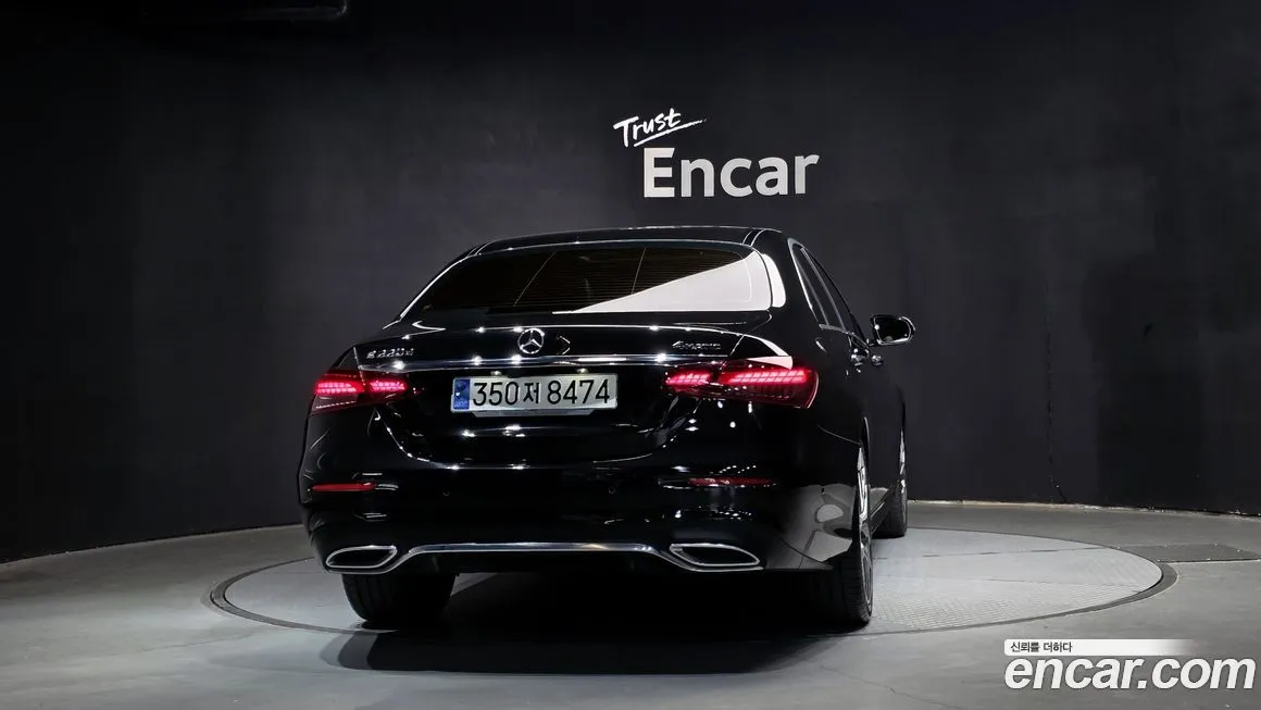 Mercedes-Benz E-Class — фото 4