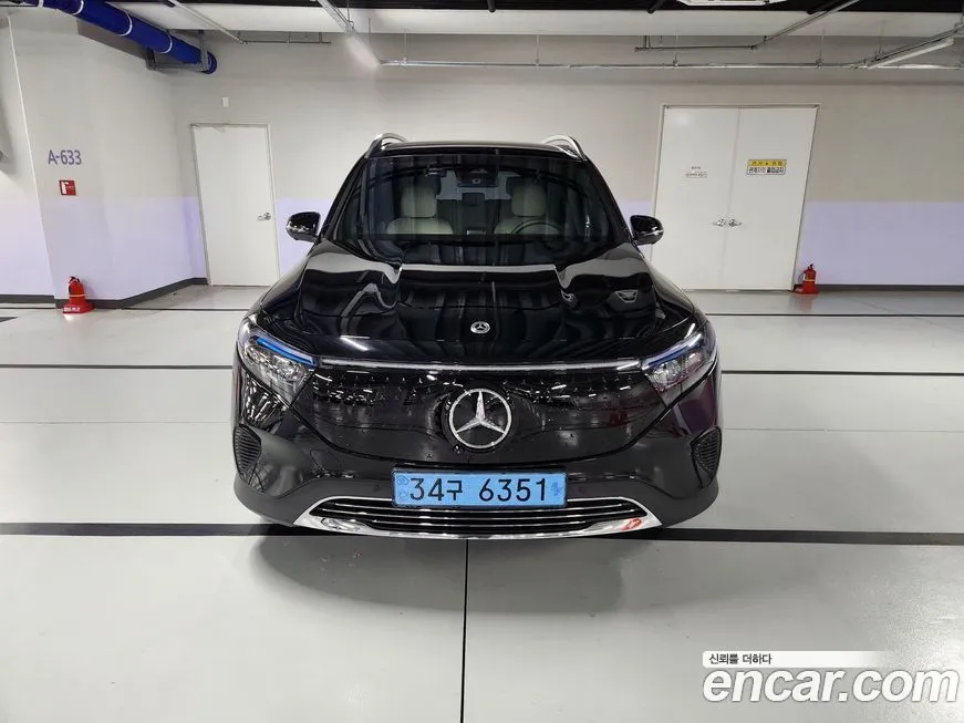 Mercedes-Benz EQB — фото 1