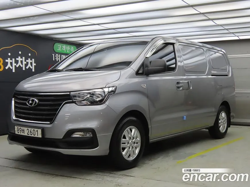 Hyundai Starex — фото 1