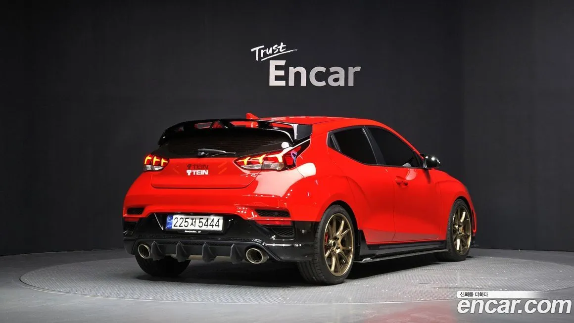Hyundai Veloster — фото 2