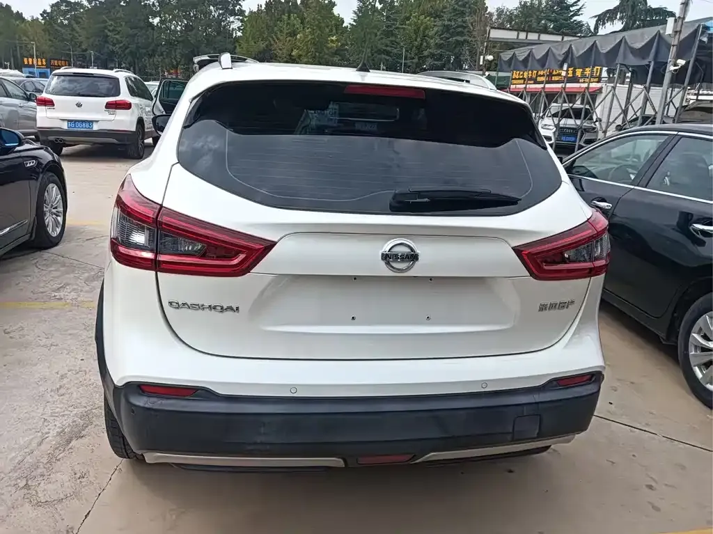 Nissan Qashqai — фото 5