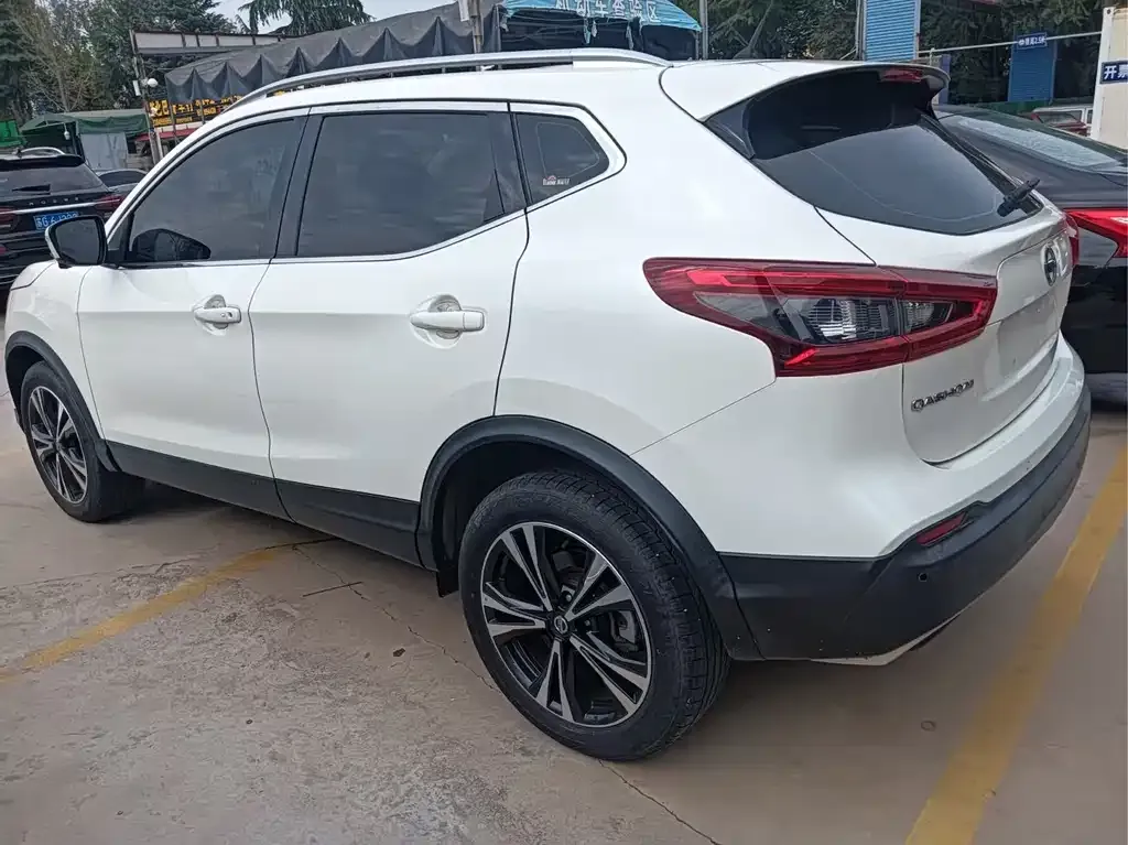 Nissan Qashqai — фото 6