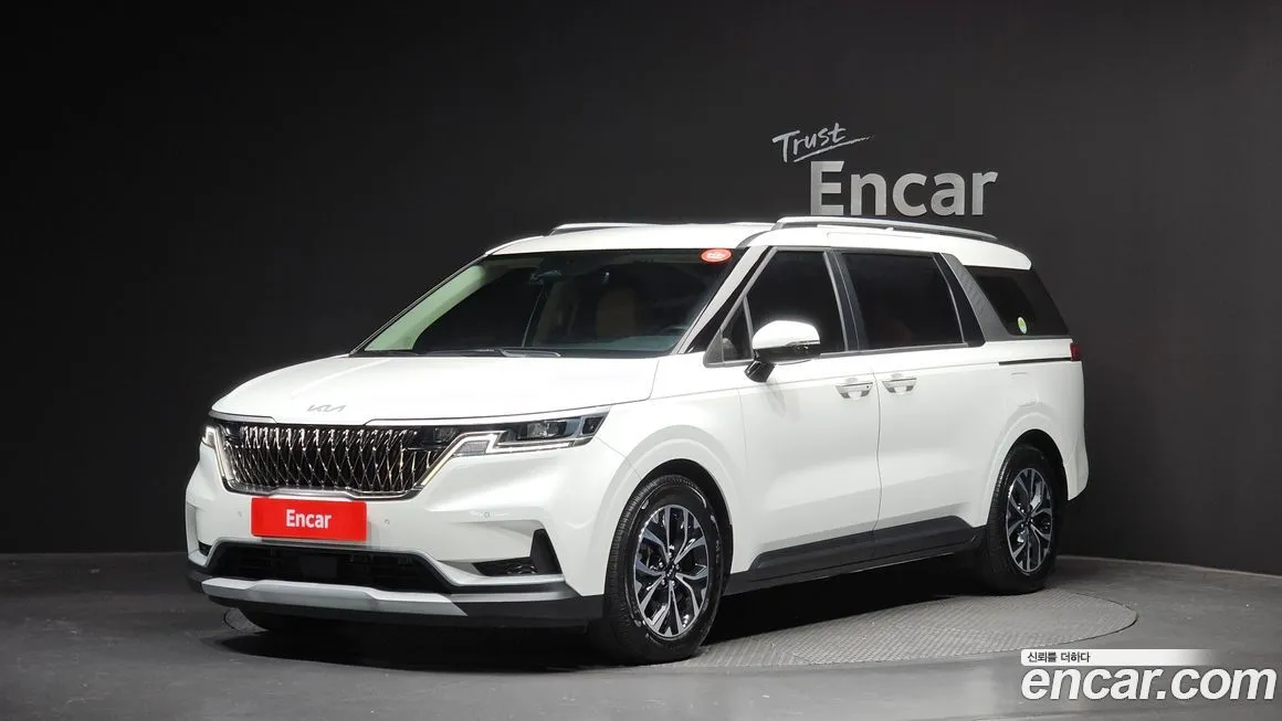 Kia Carnival — фото 1