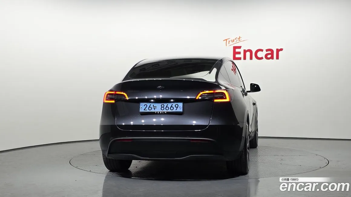 Tesla Model Y — фото 4