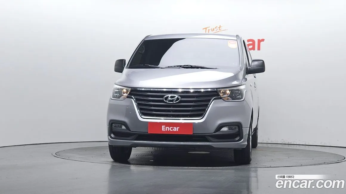 Hyundai Starex — фото 3