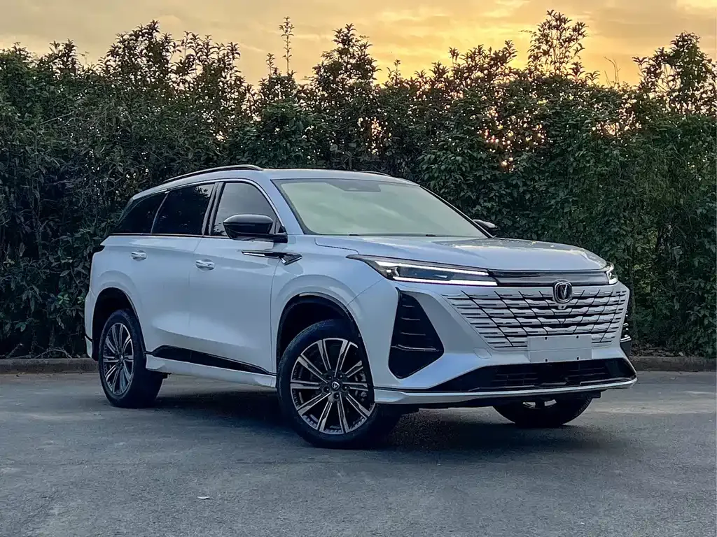 Changan CS75PLUS — фото 3