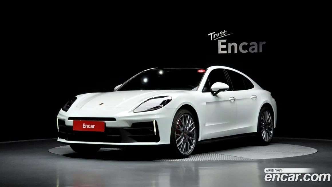 Porsche Panamera — фото 1
