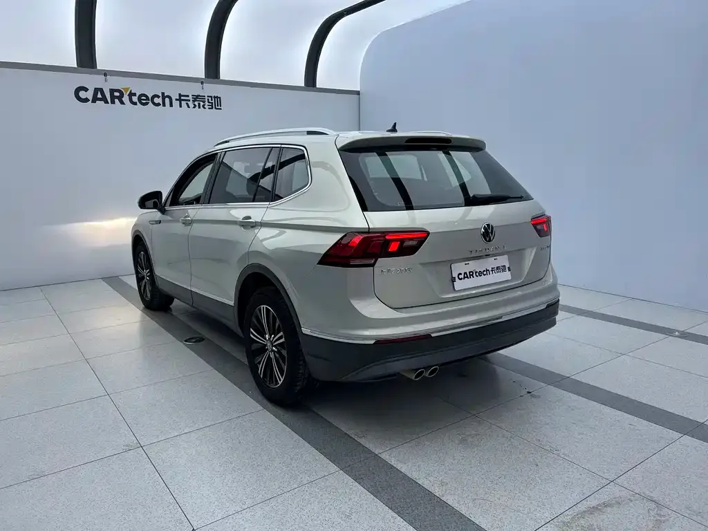 Volkswagen Tiguan L — фото 4