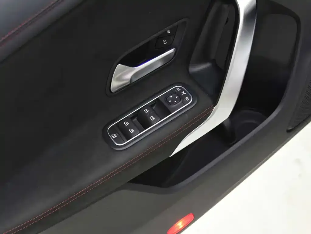 Mercedes-Benz CLA (Import) — фото 10