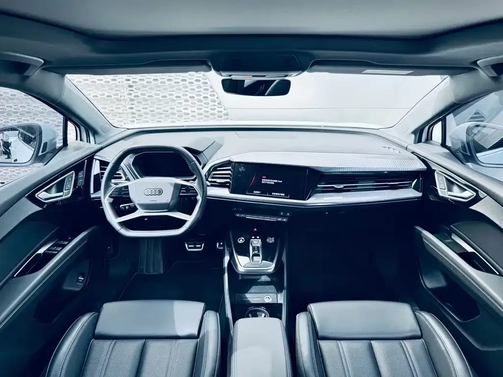 Audi Q4 e-tron — фото 6