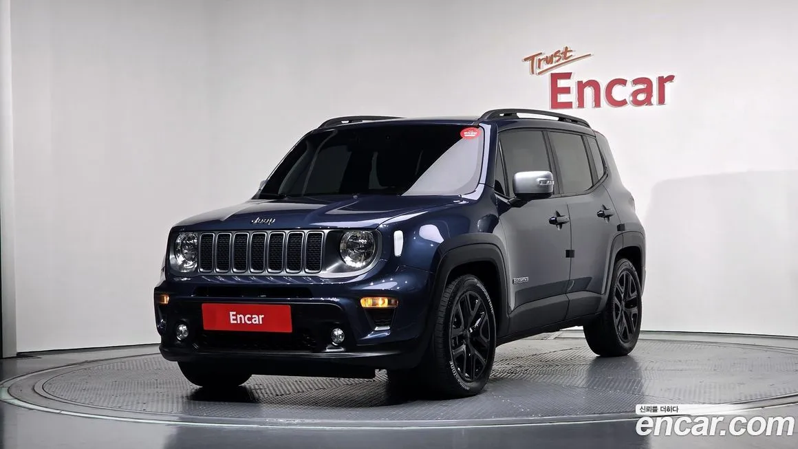 Jeep Renegade — фото 1