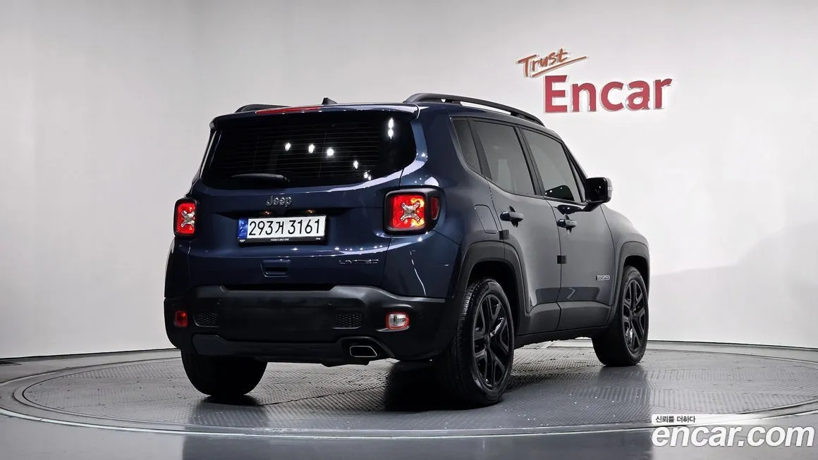 Jeep Renegade — фото 2