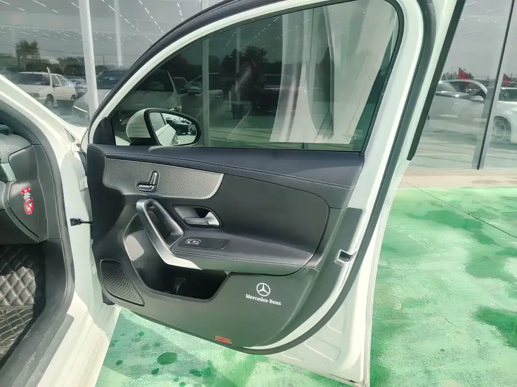 Mercedes-Benz A-Class — фото 10