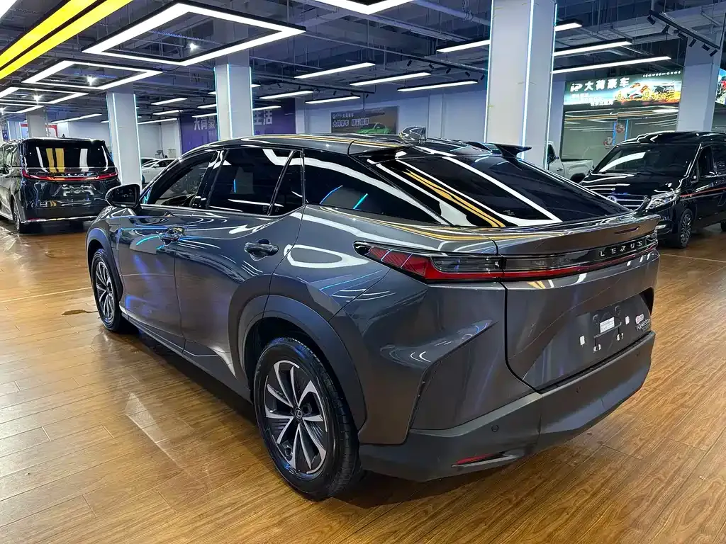 Lexus RZ — фото 5