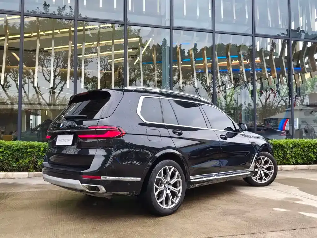 BMW X7 — фото 2