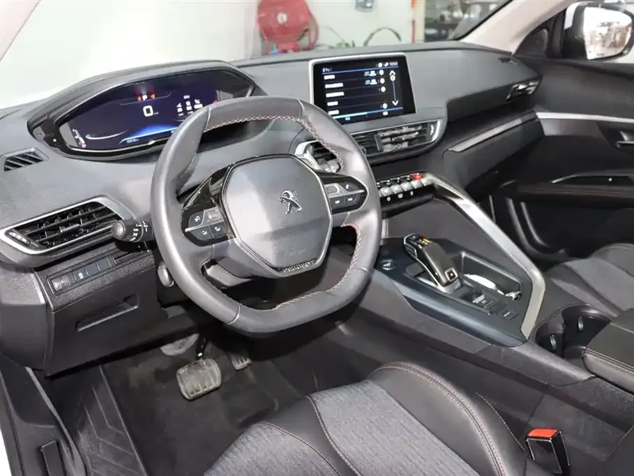 Peugeot 5008 — фото 10