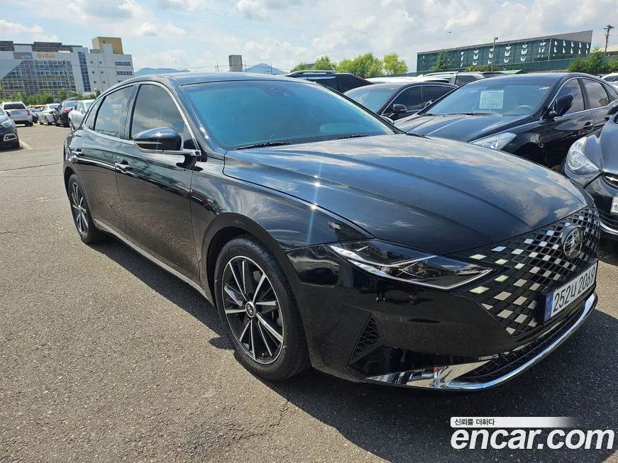 Hyundai Grandeur — фото 1