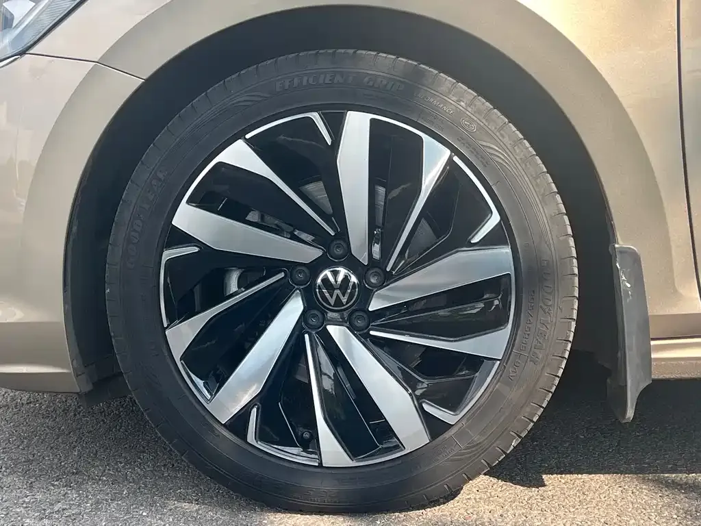 Volkswagen Passat — фото 10