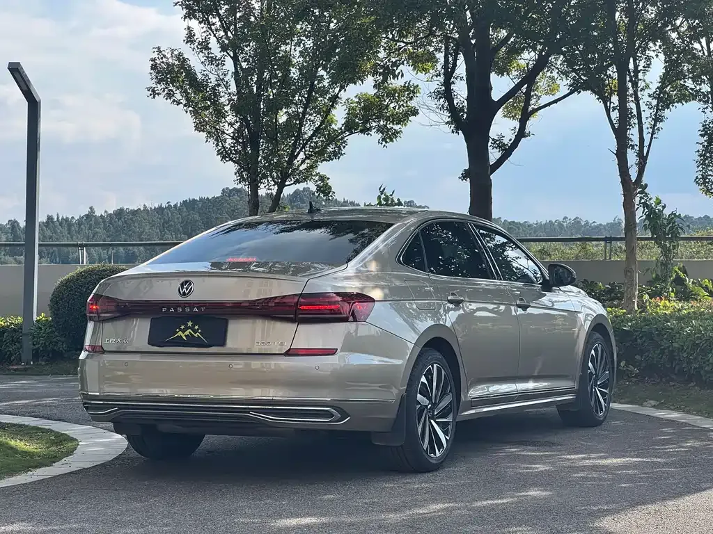 Volkswagen Passat — фото 5