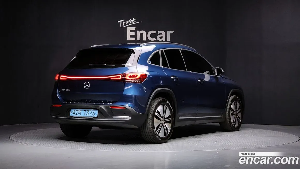 Mercedes-Benz EQA — фото 2