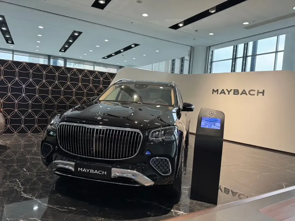 Mercedes-Benz GLS — фото 1